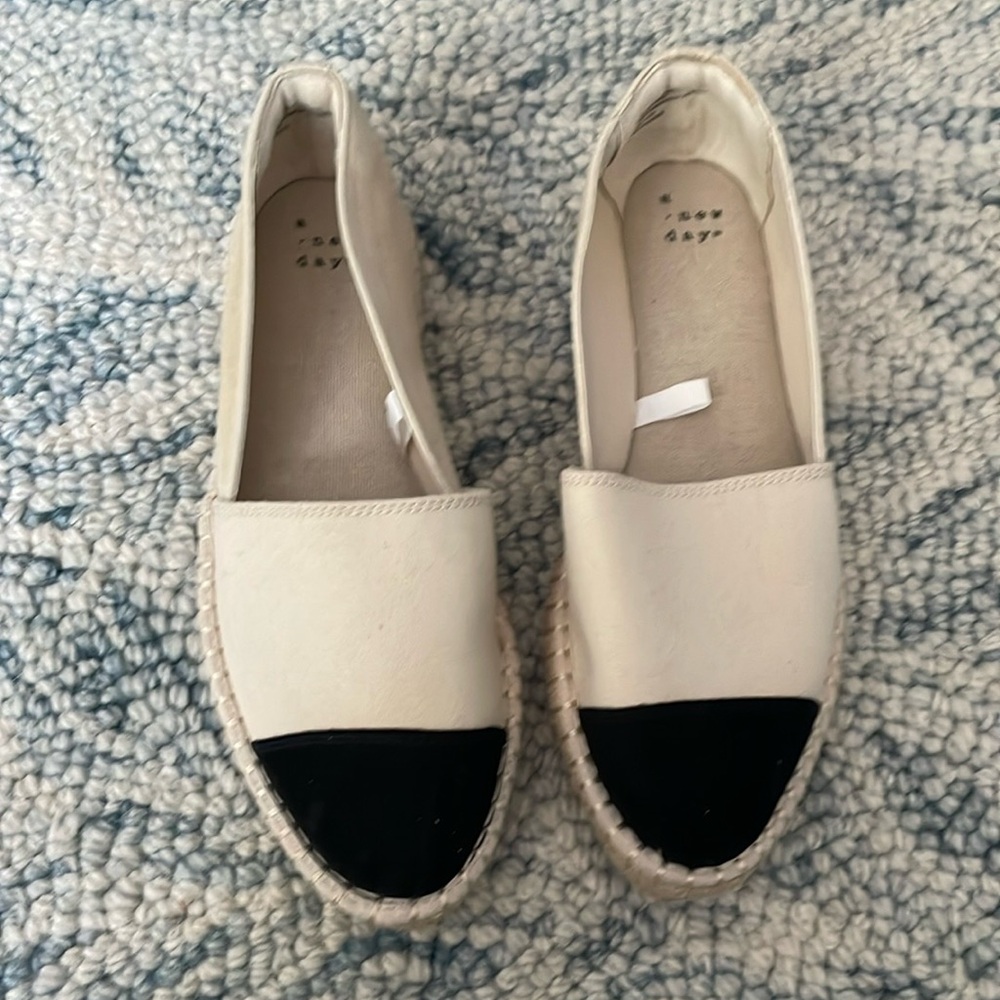 Casual Canvas Slip-On Shoes - Black & Cream